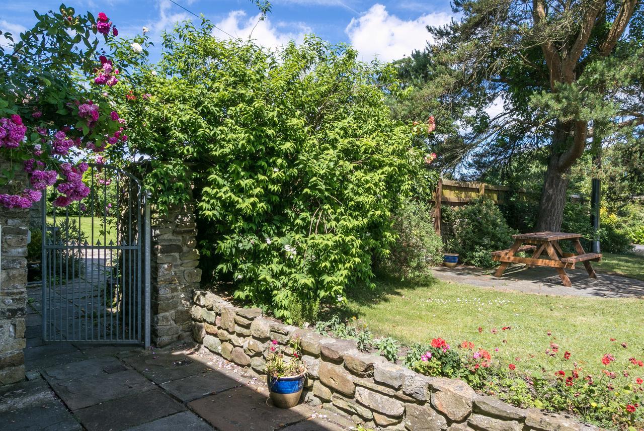 The Barn B&B Port Talbot Exterior photo